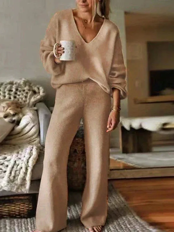 Women's Cozy Lounge Sweatsuit Set with V Wire Detail